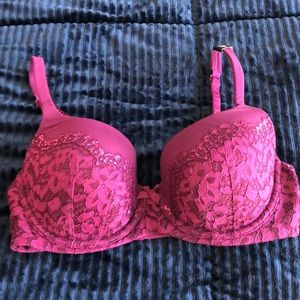 NWT Victoria’s Secret size 32DD BRA